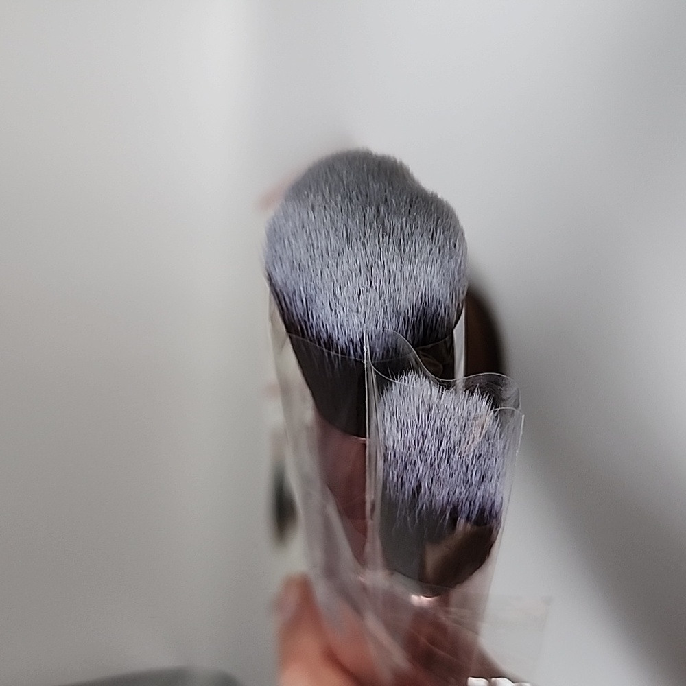 Moda Powder + Soft Glow Brush Set in Rose Gold - Picture 10 of 14